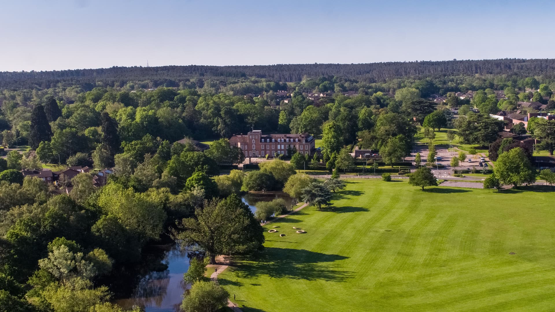 Living in Bracknell town centre and local amenities