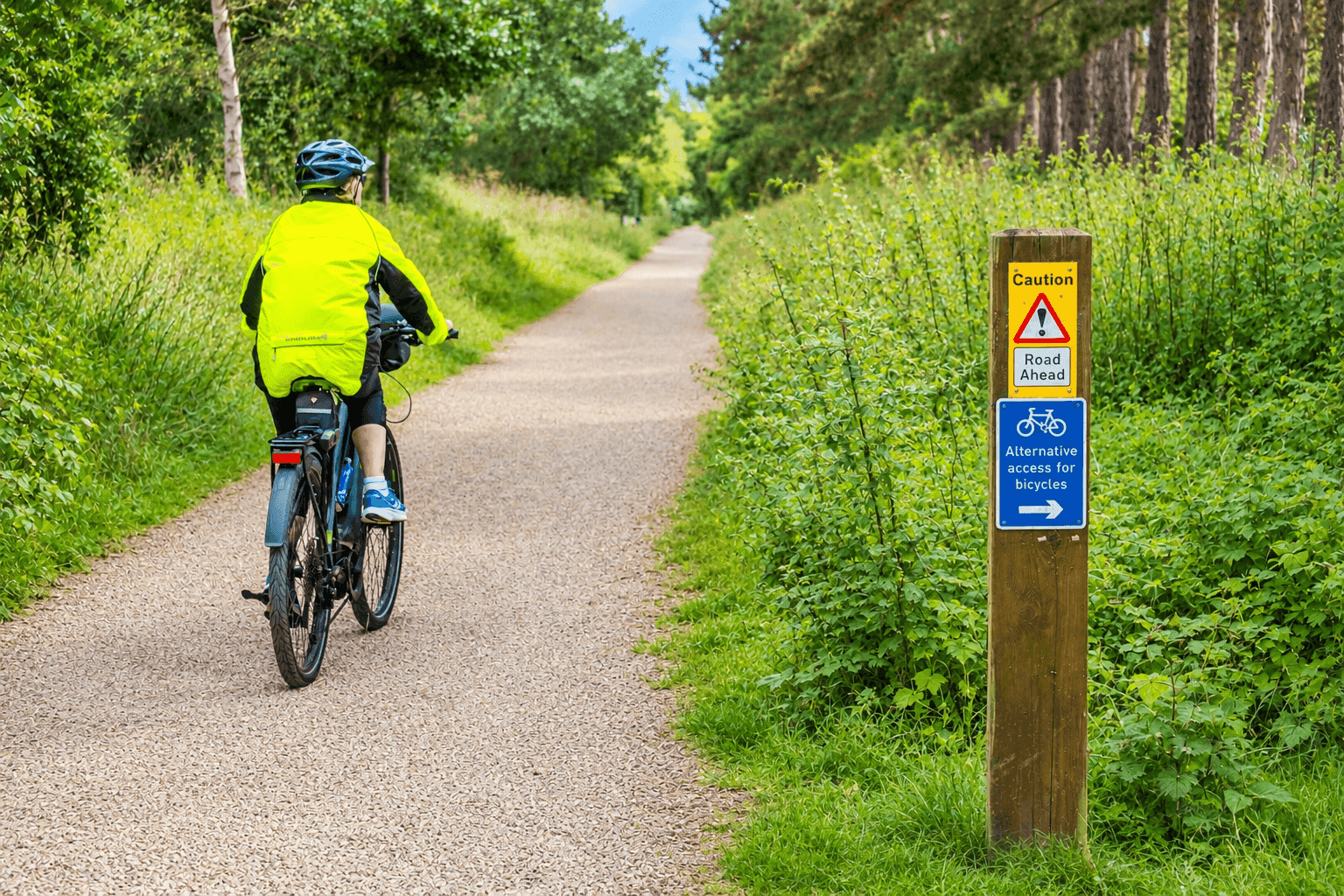 Living in binfield with excellent schools and transport links